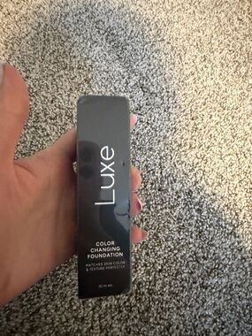 Luxe Color Changing Foundation - Black
